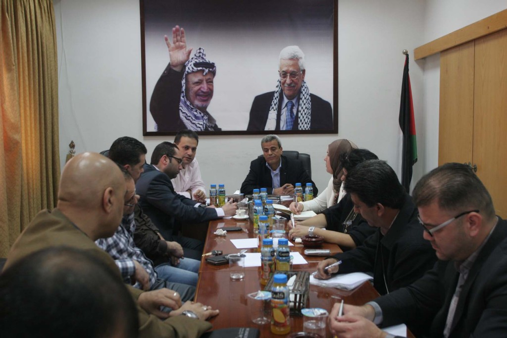 الغرفة التجارية تشارك في اجتماع المجلس المحلي للتشغيل . غرفة تجارة الغرفة التجارية تشارك في اجتماع المجلس المحلي للتشغيل . غرفة تجارة